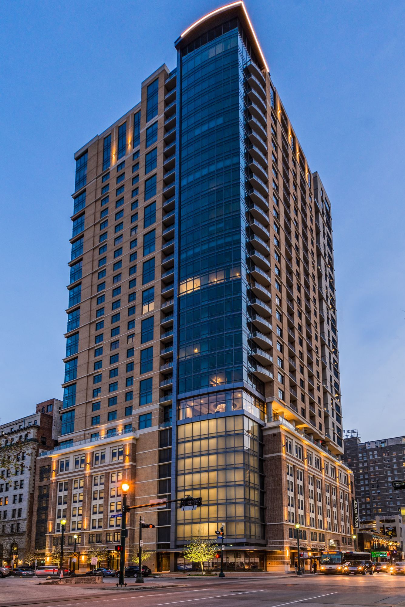 Aris Market Square Image 1