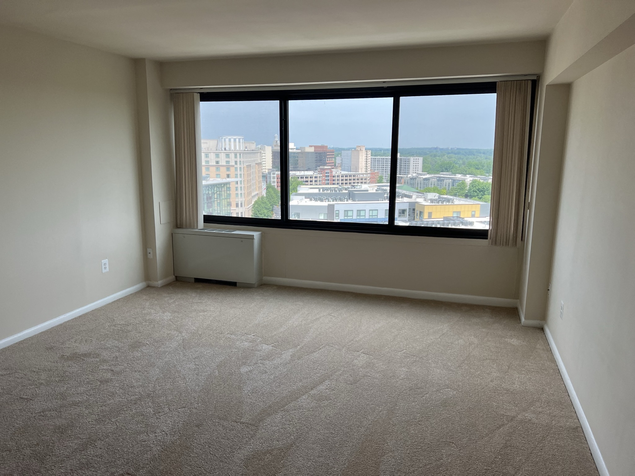 Silver Spring Towers Image 18