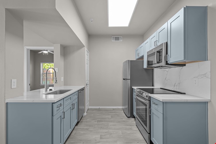 Larkin Apartment Homes Image 13