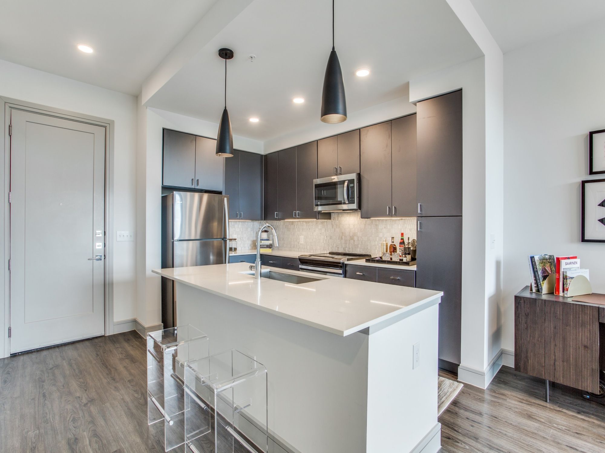 South Main Building Image 2