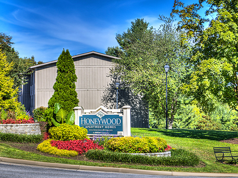 Honeywood Apartment Homes Image 1