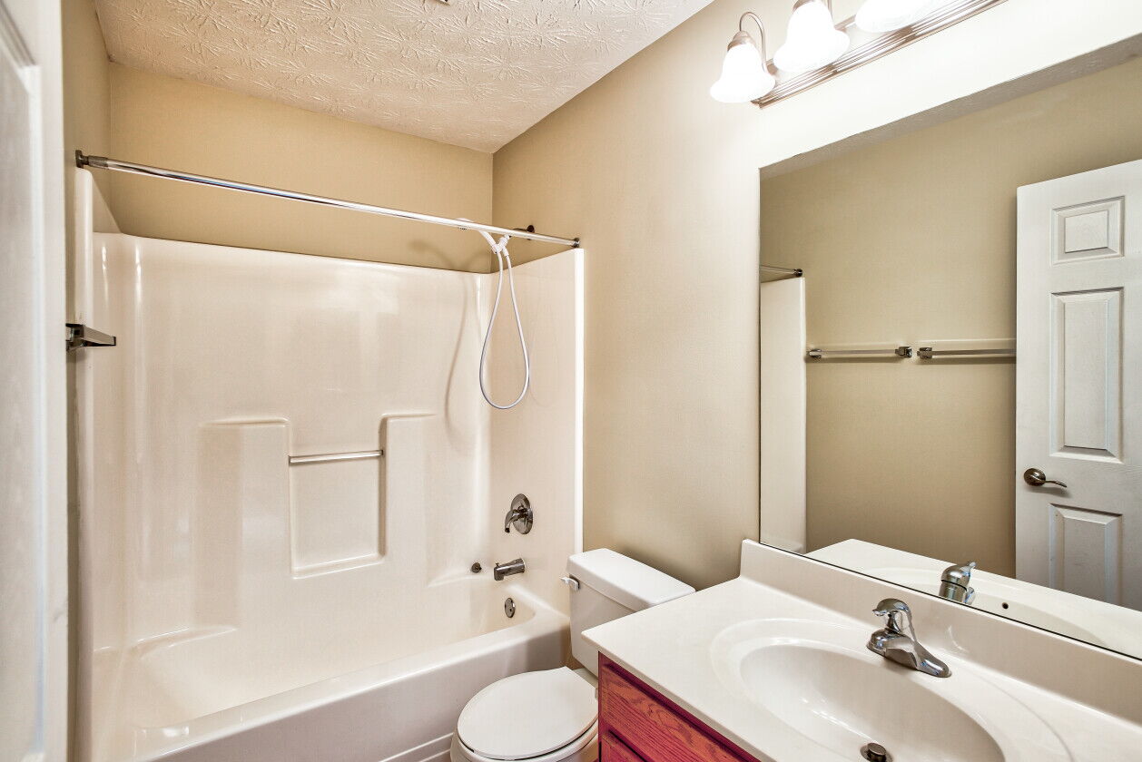 Village of Amesbury Image 10