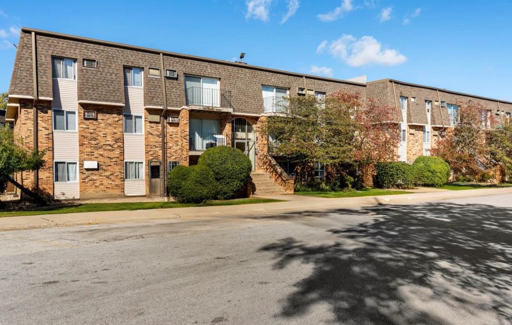 Willow Hill Apartments Image 1