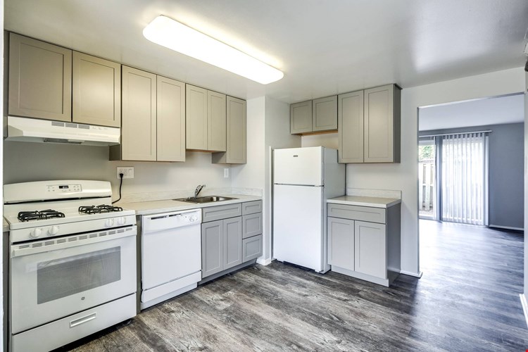 Townhomes at River's Gate Image 9