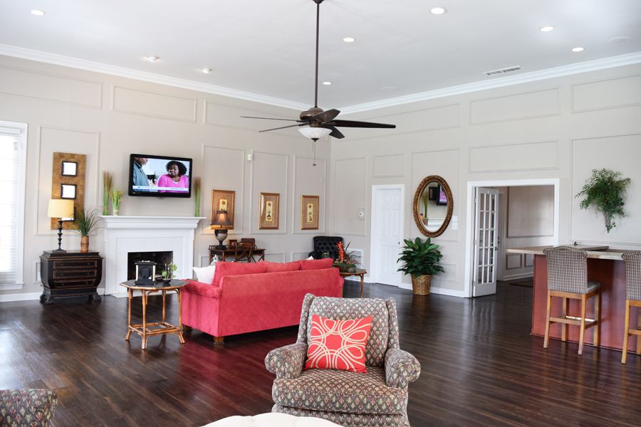 Thalia Gardens Apartments and Townhomes Image 2