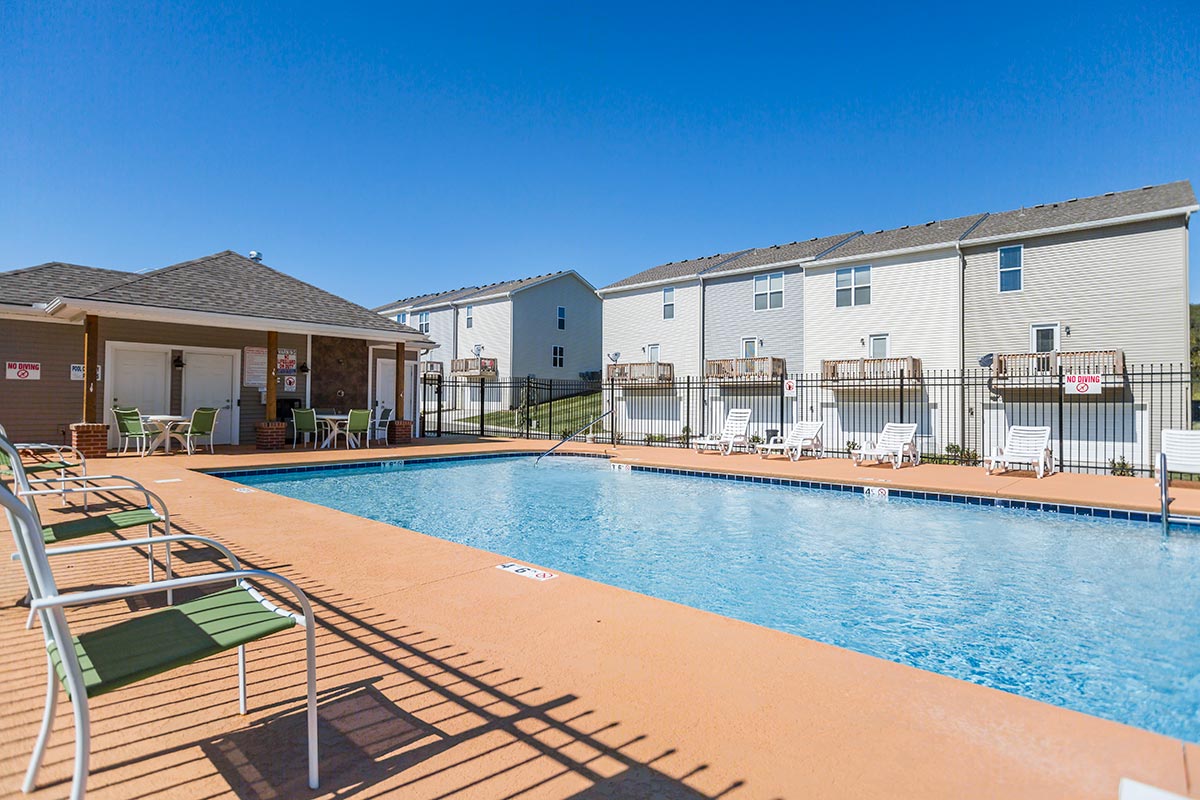 Parkway Oaks Townhomes and Duplexes Image 2