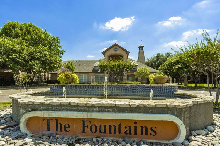 Fountains of  Burleson Image 2