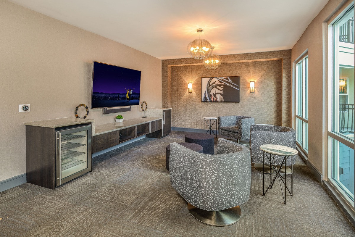 Grady Square Image 36