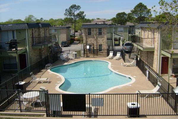 Finley Square Image 3