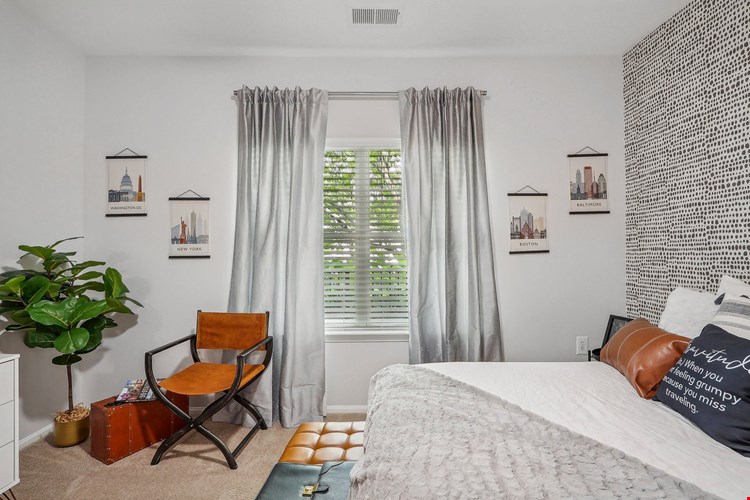 Lincoln at Fair Oaks Image 18