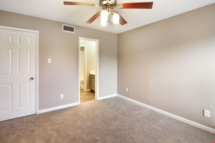 Fiona Apartment Homes Image 9