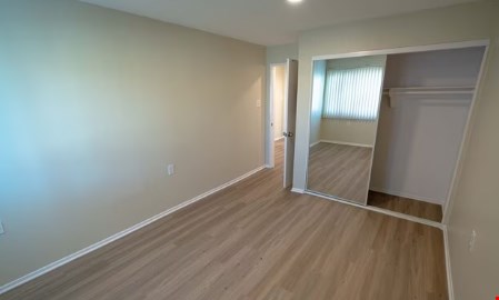 5405 Lindley Image 3