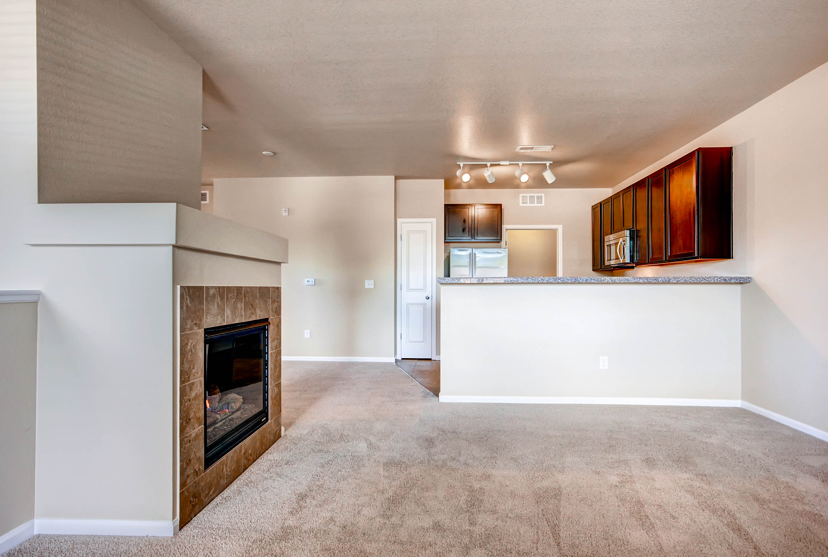 Maple Leaf Apartments Image 2