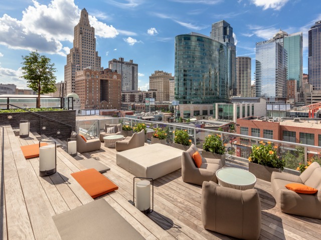Two Light Luxury Apartments Image 19