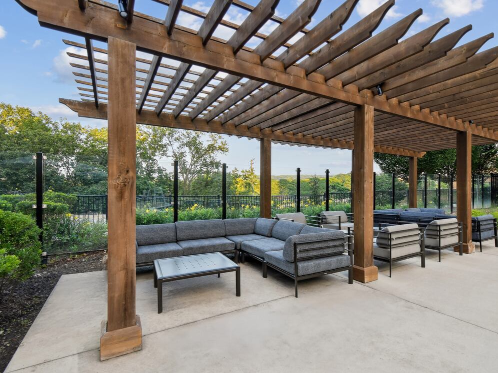 Hunt Valley - Sundeck with lounge seating