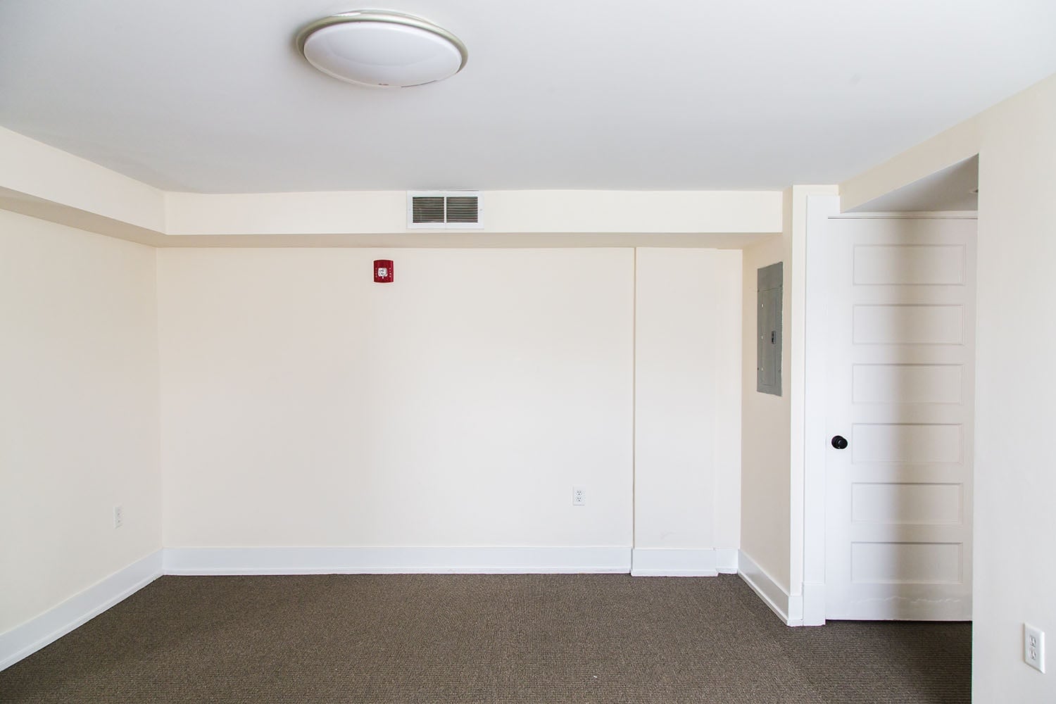 Paradise Flats Image 17