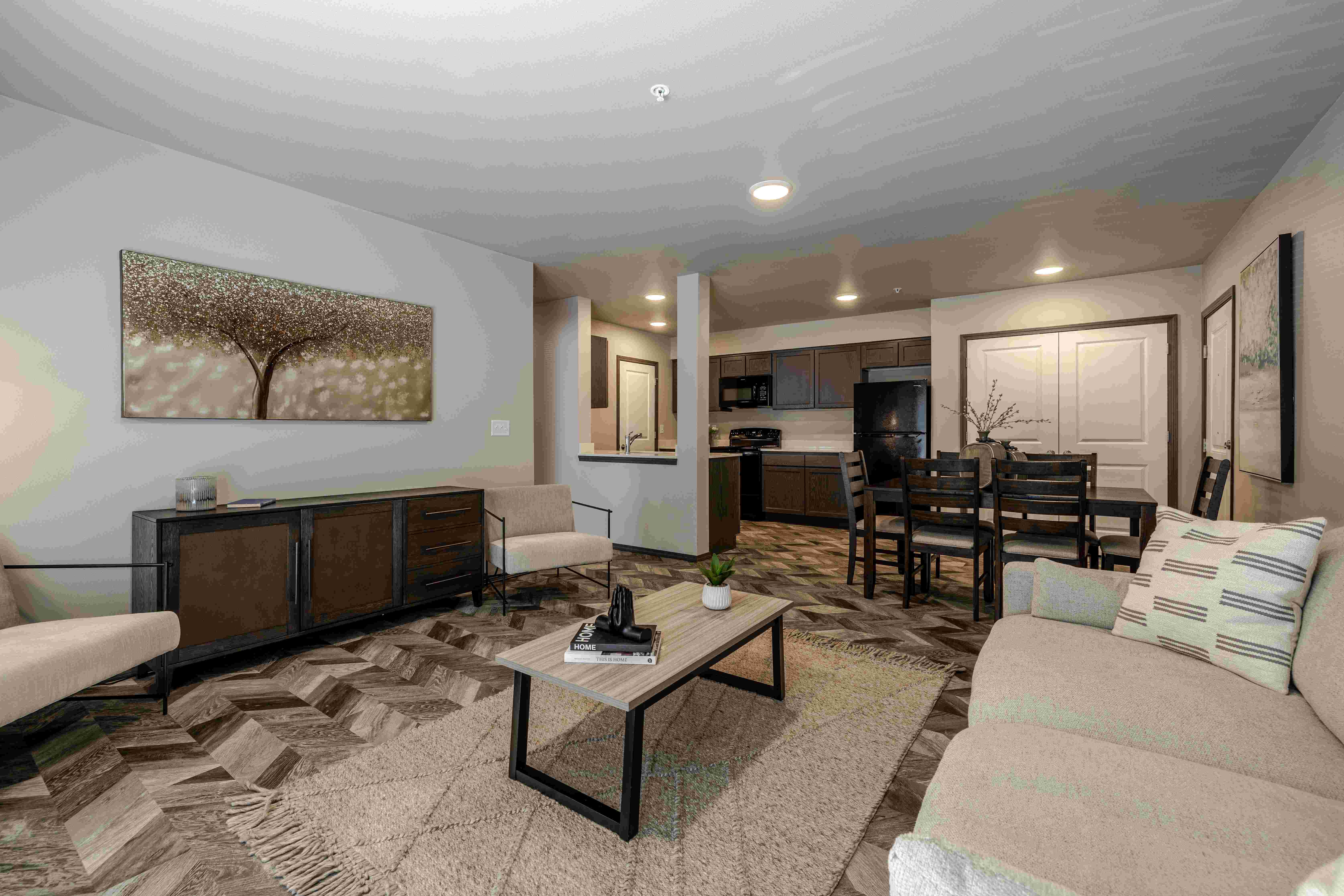 Pioneer Apartments Image 4