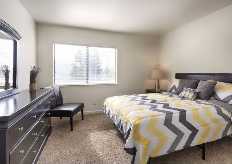 Lakeside Apartments Image 8