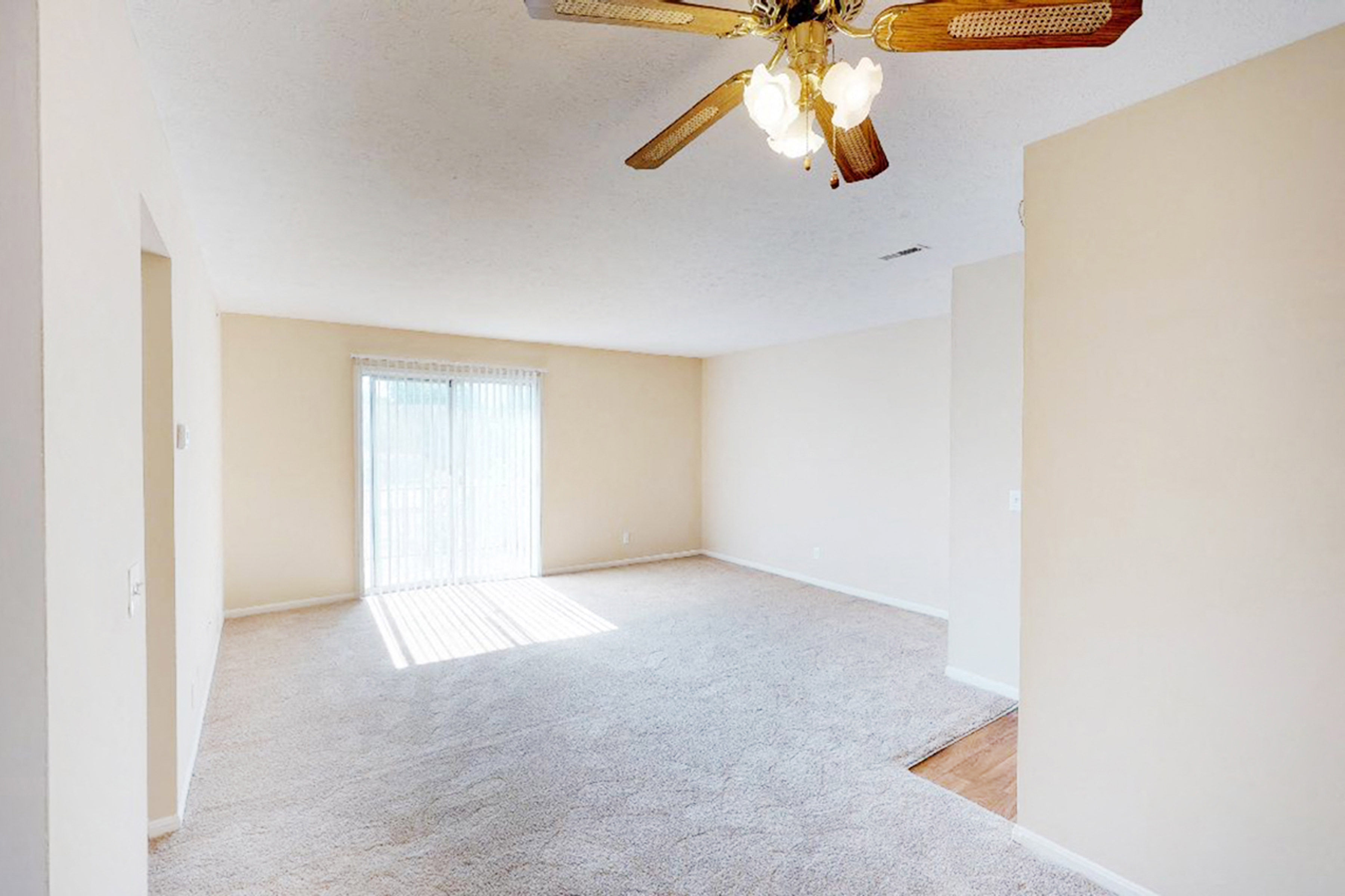 Crown Crossing Apartments Image 26