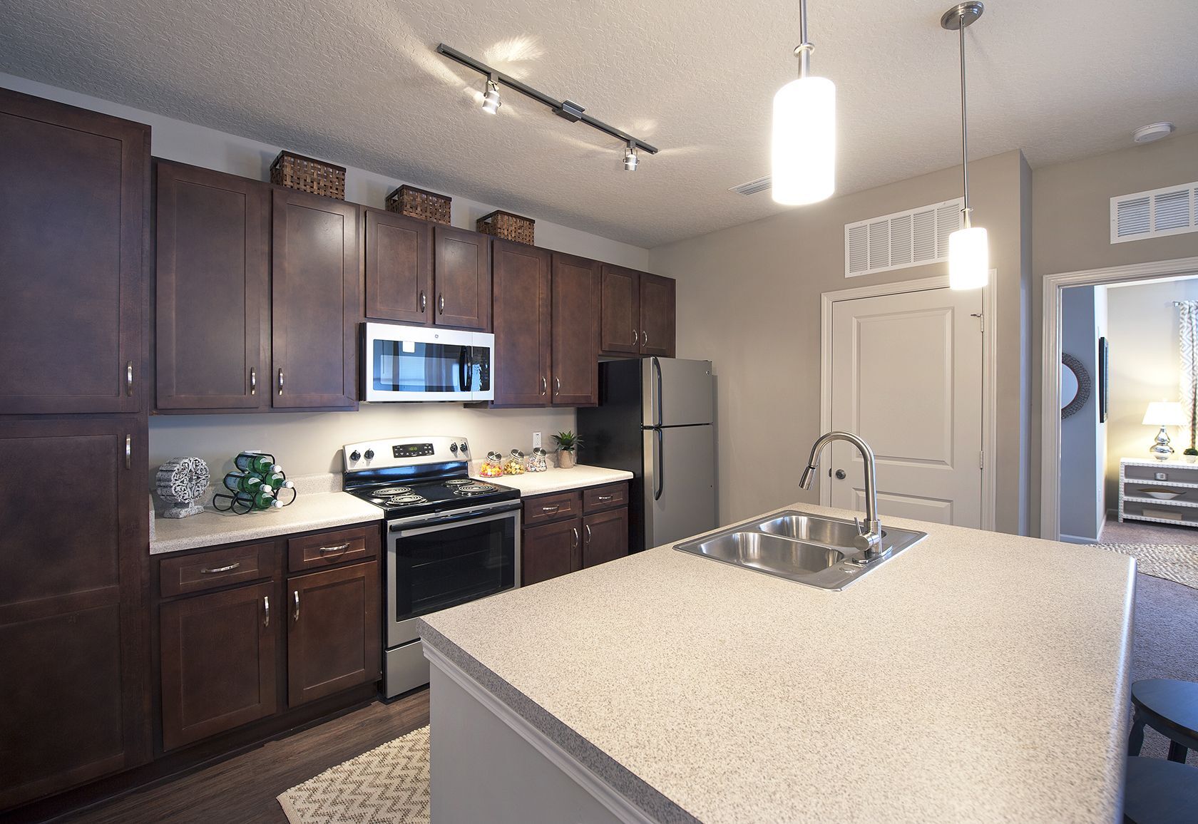 White Palm Apartments Image 3