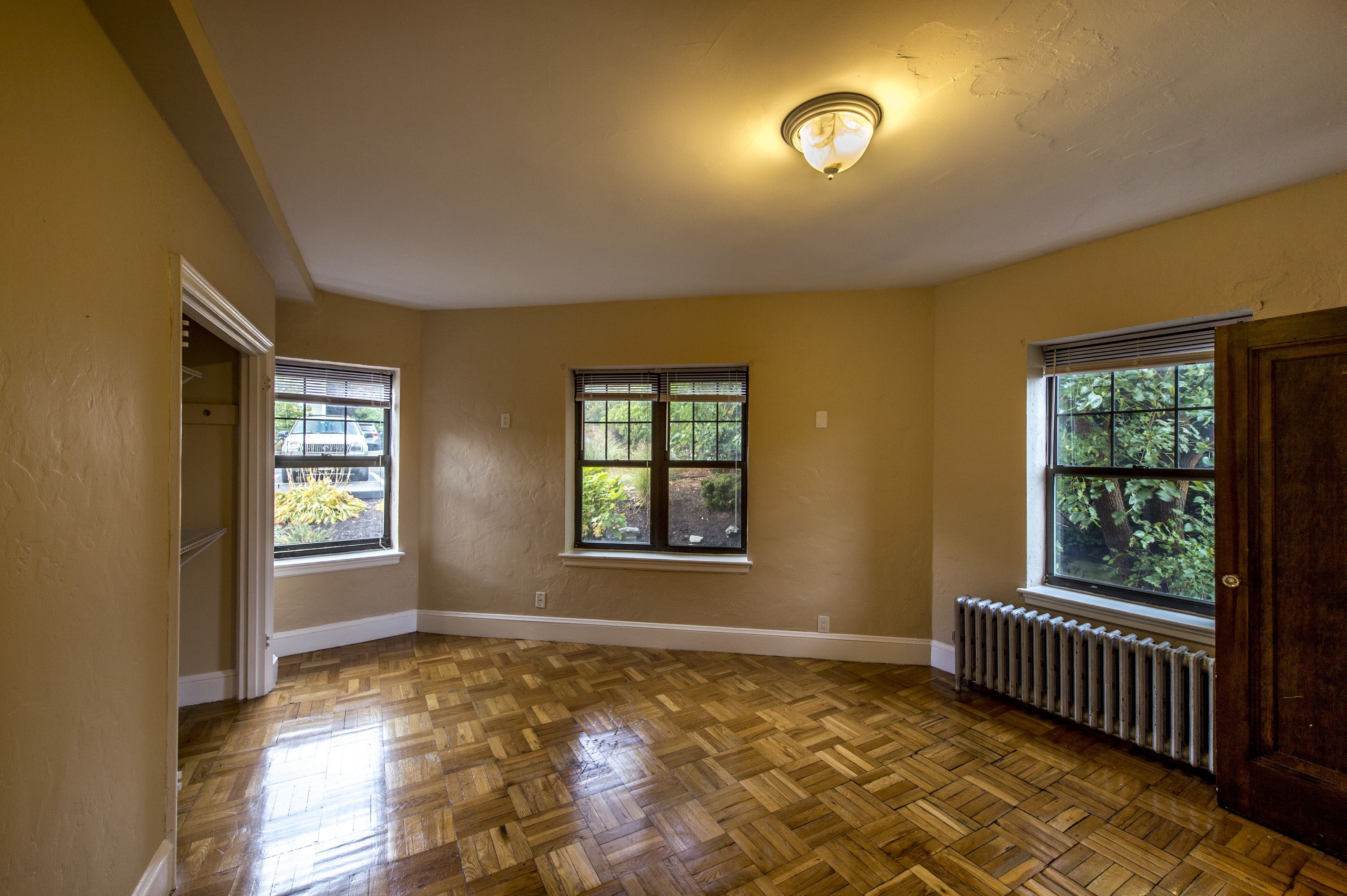 Elmwood Apartments Image 2