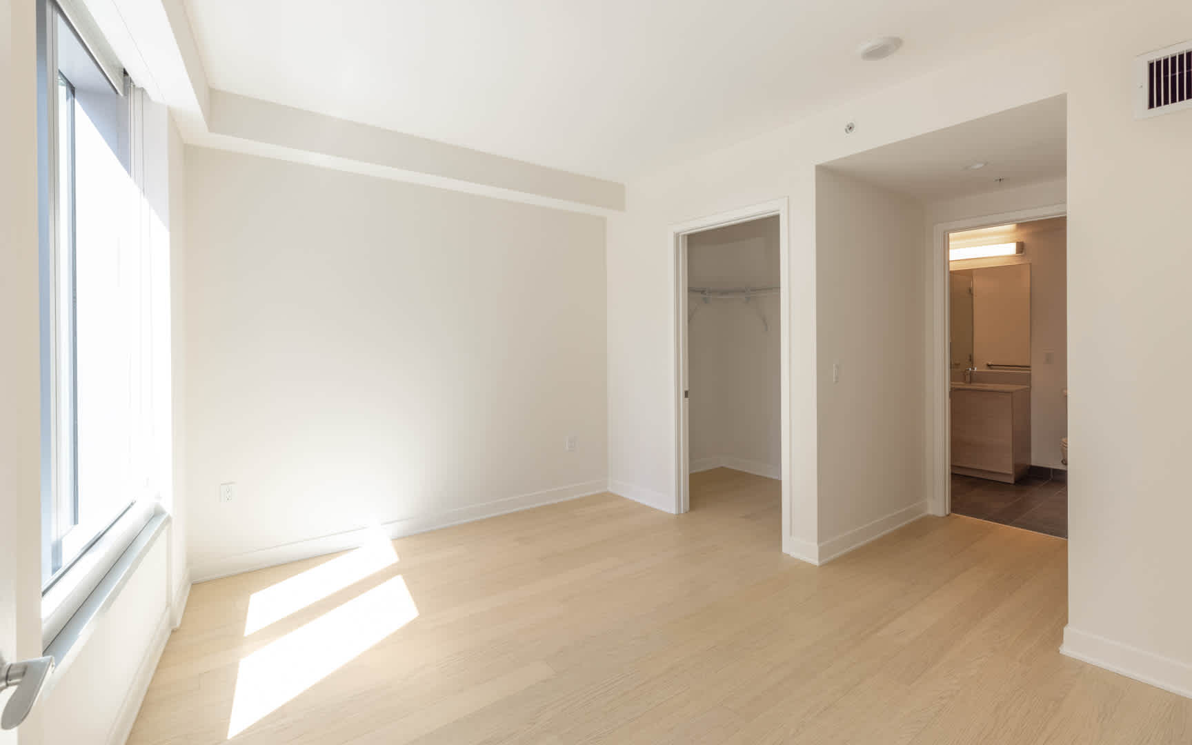 340 Fremont Image 44