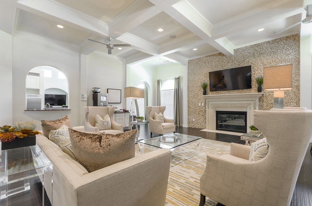 Berkshire Lakeway  Image 33