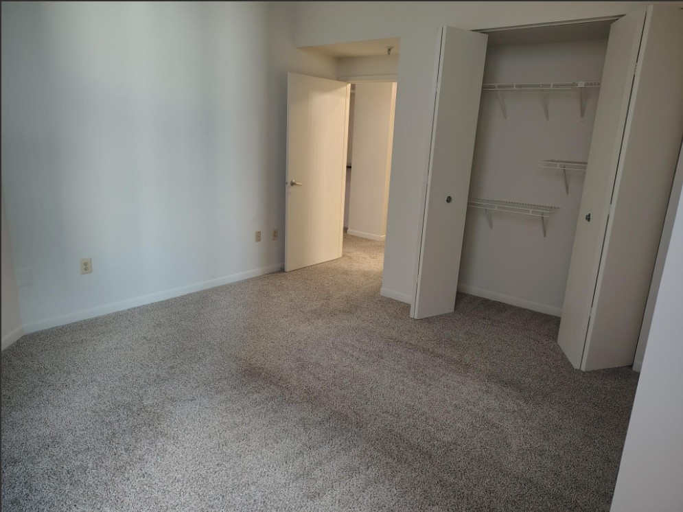 Marlboro Classic Apt & Redwood Square Image 177