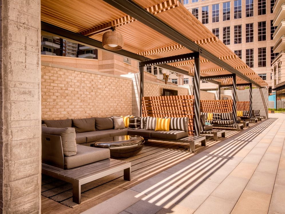 Courtyard with lounge seating