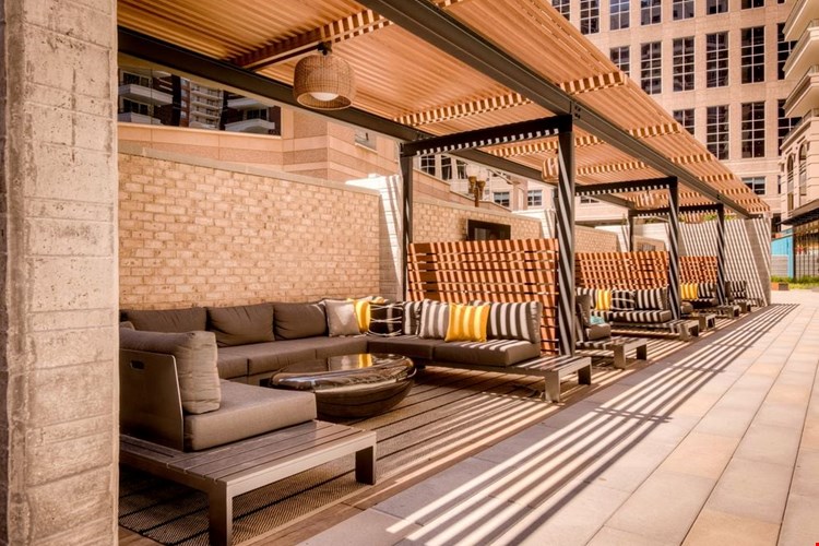 Courtyard with lounge seating