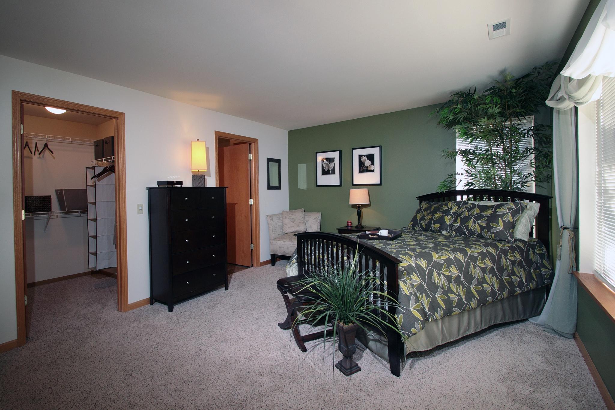 Saddle Brook Apartments Image 14