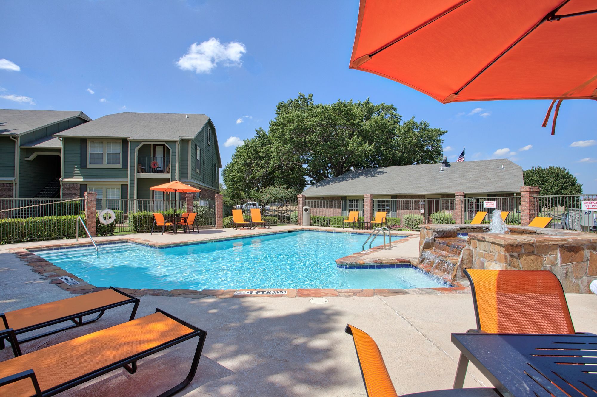 Arbors Of Burleson Image 1