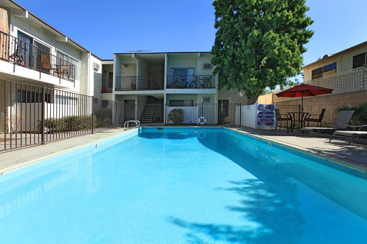 Tarzana Garden Apartments Image 1