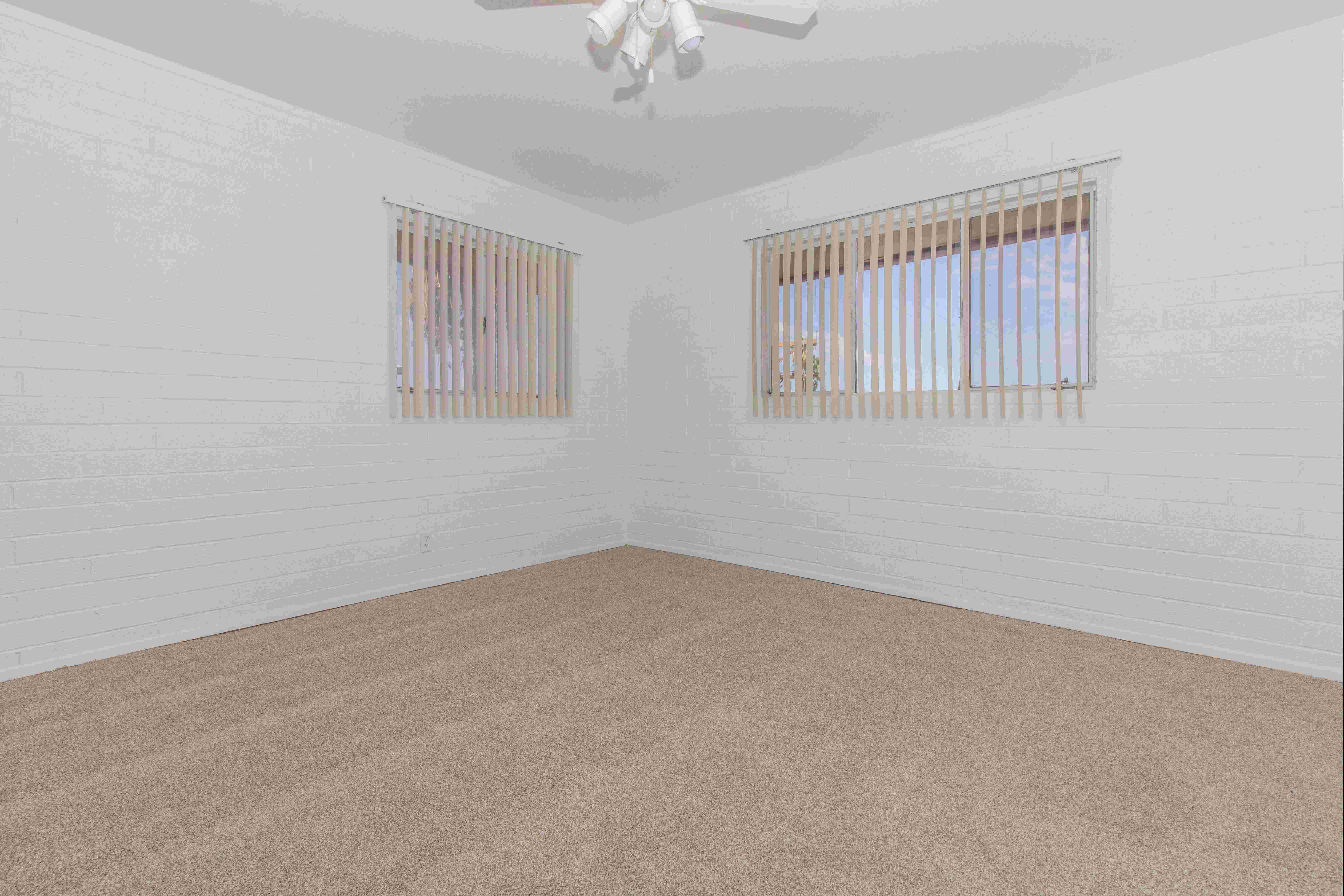 Country Club Apartments Image 14
