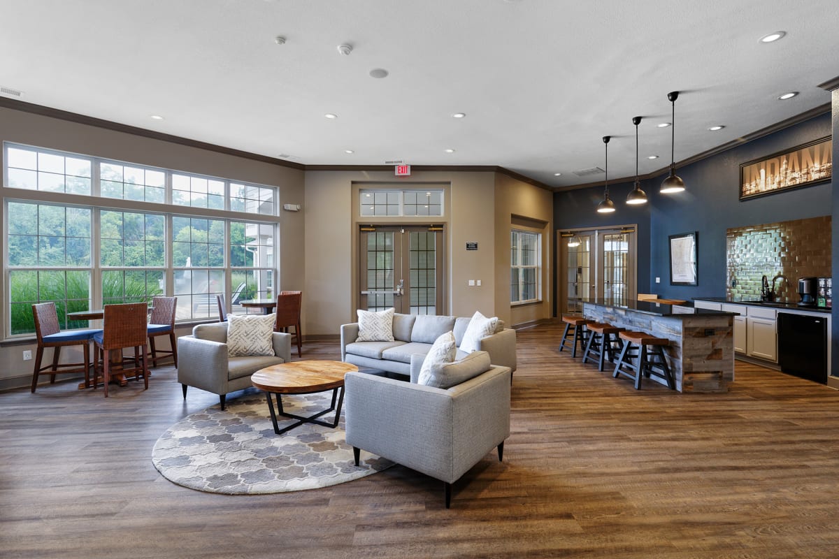 Lantern Woods Apartments Image 3