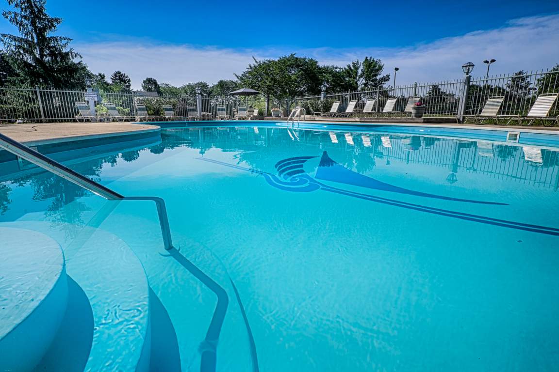 Harbour Club Apartments Image 1