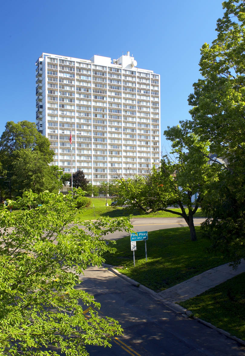 740 River Drive Image 5