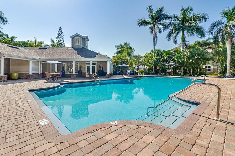 You'll fee like you are on vacation with our resort-style swimming pool.
