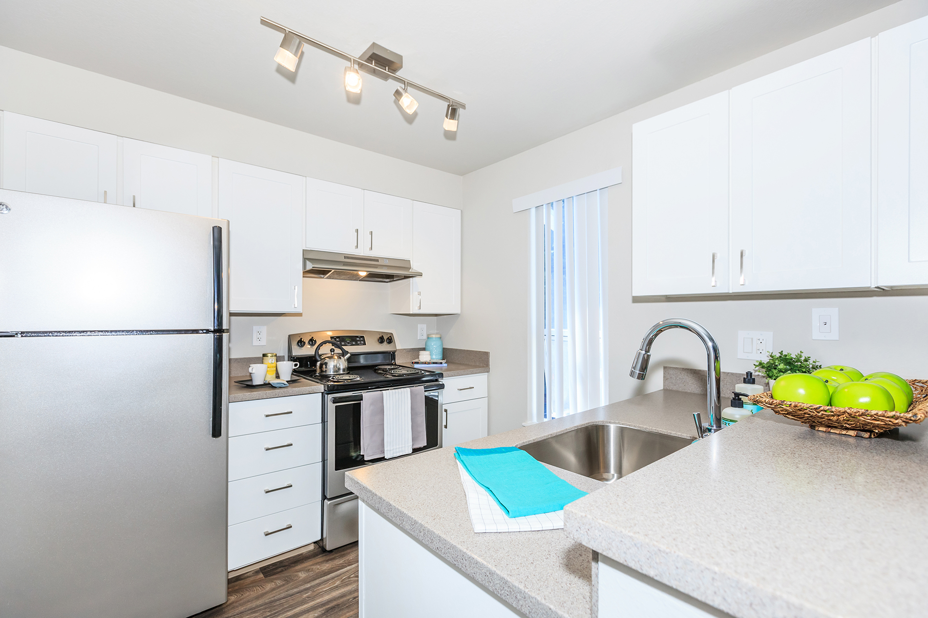 Chelsea by the Bay Image 4