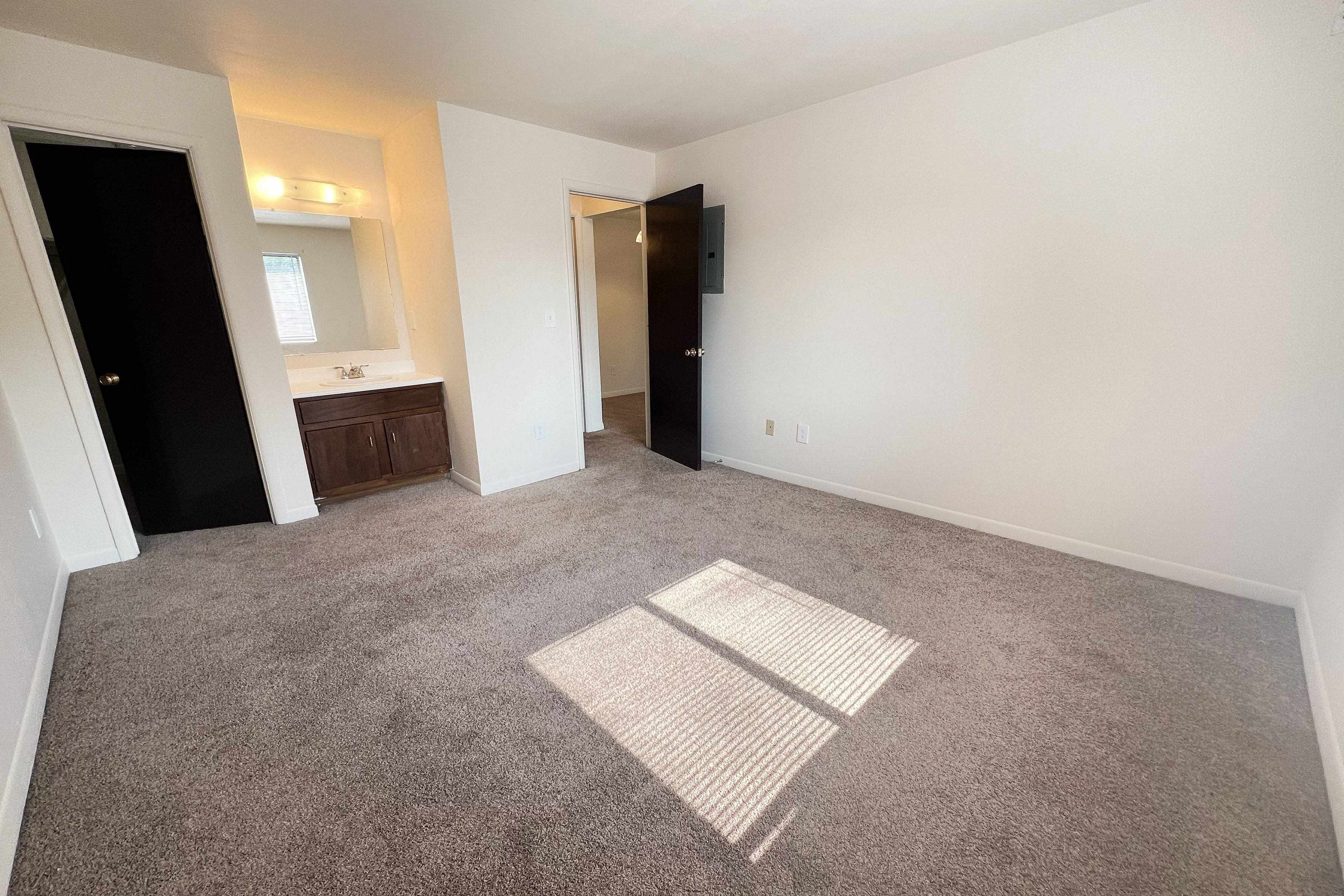 Four Worlds Apartments Image 52