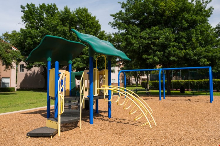 Villas Of Preston Creek Image 3