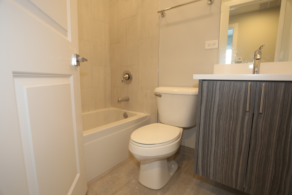 3915-21 N. Janssen Image 23