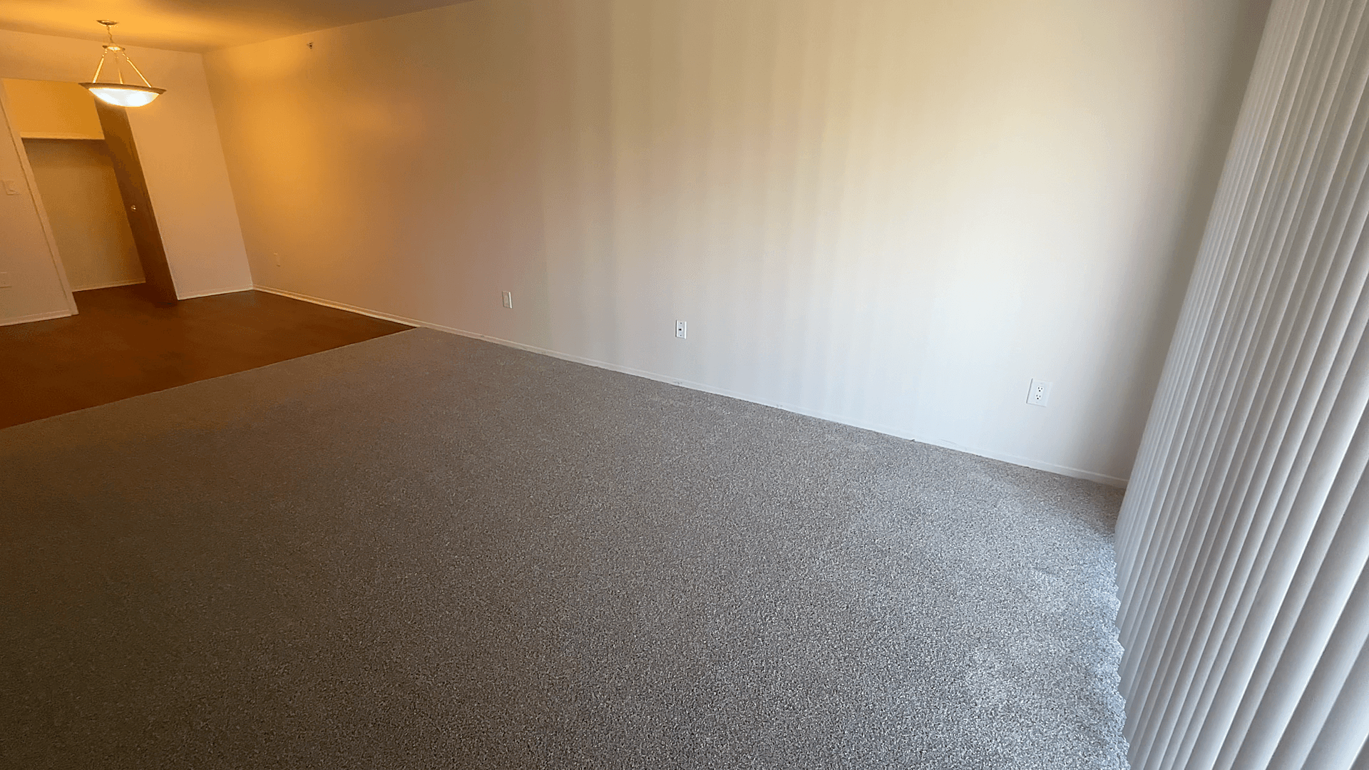 Lakeside Village Apartments Image 9