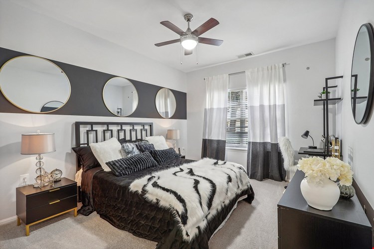 Lincoln at Fair Oaks Image 12