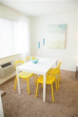 Kingston Square Flat - Large Dining Room
