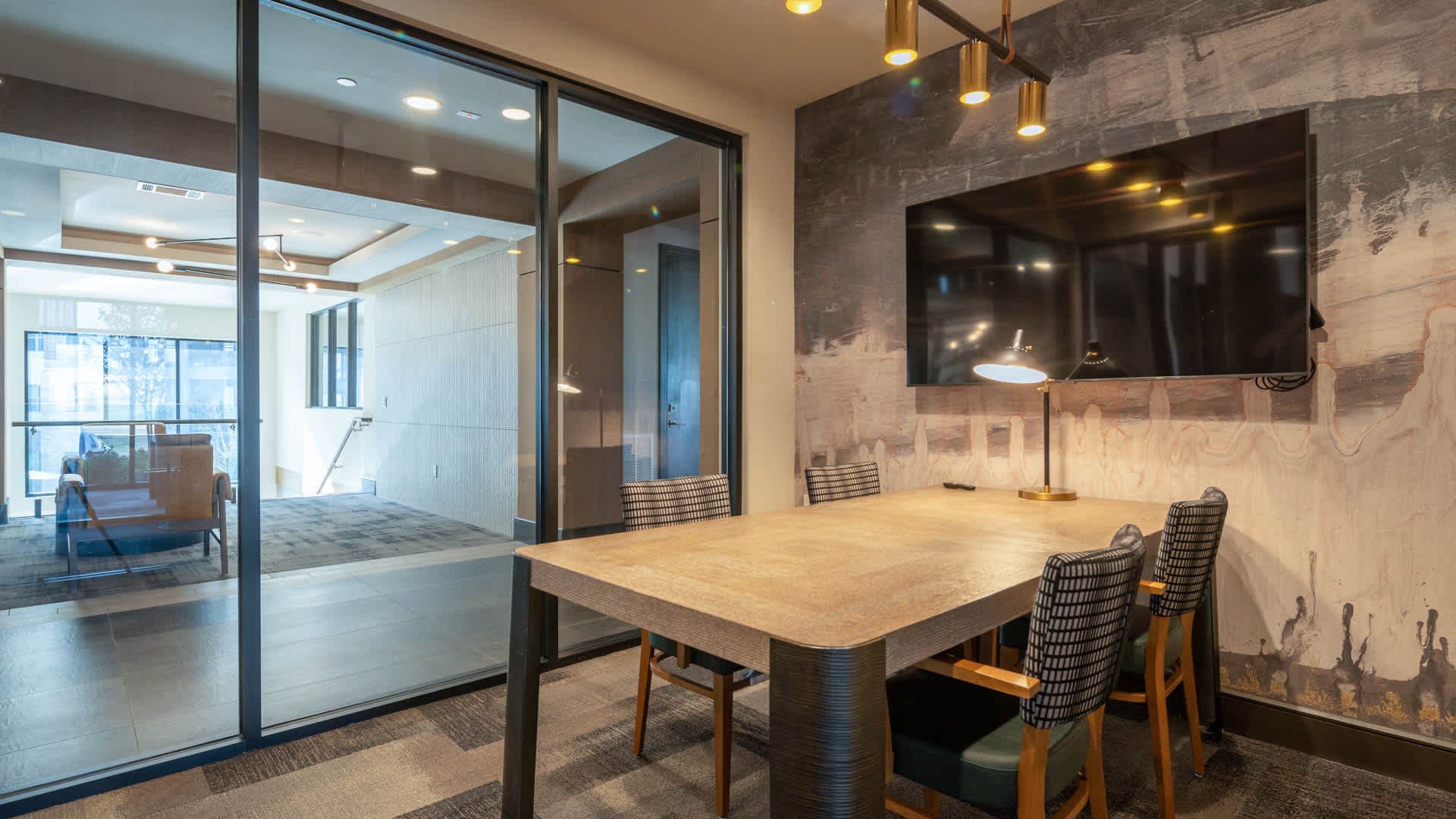 Olivian at the Realm Image 61