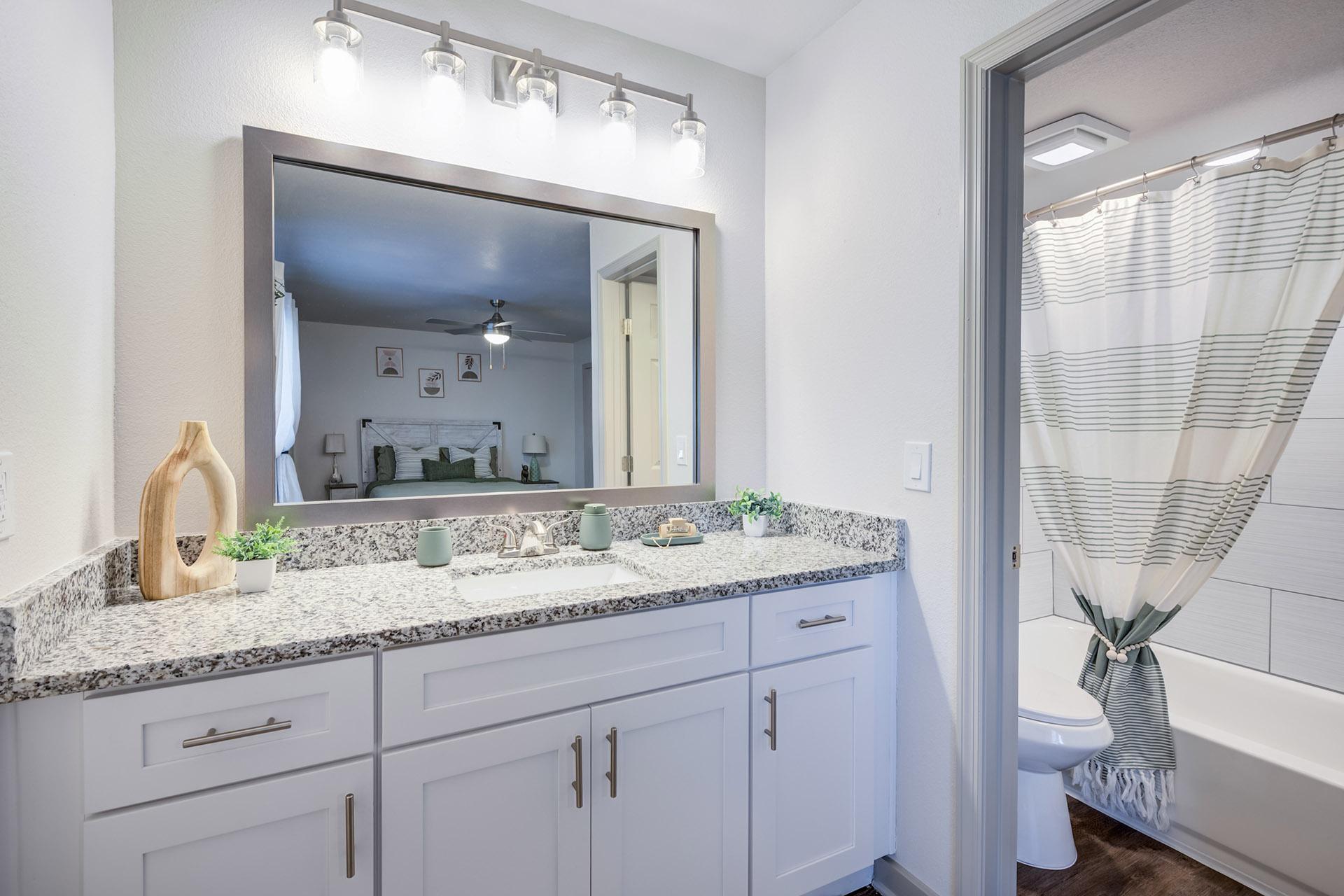 L'Estancia Apartment Homes Image 8