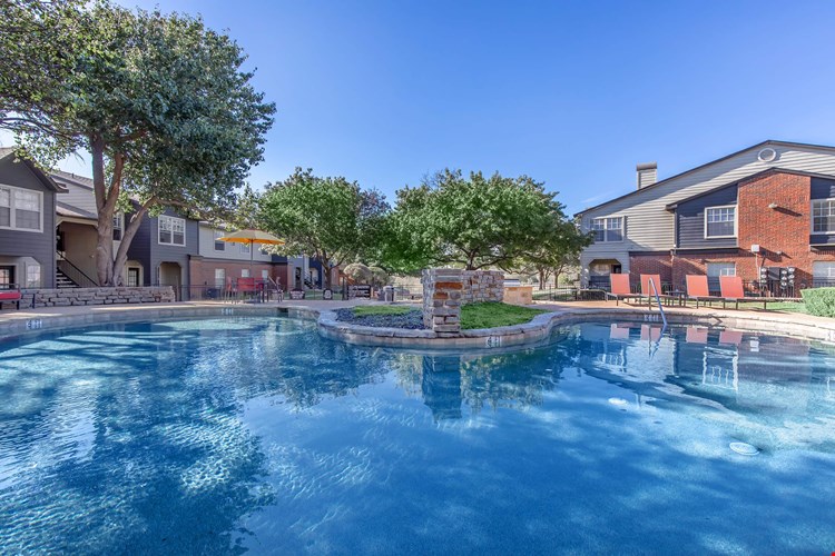 Eagles Point Image 1