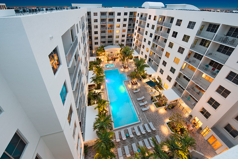 Berkshire Lauderdale By The Sea Image 13