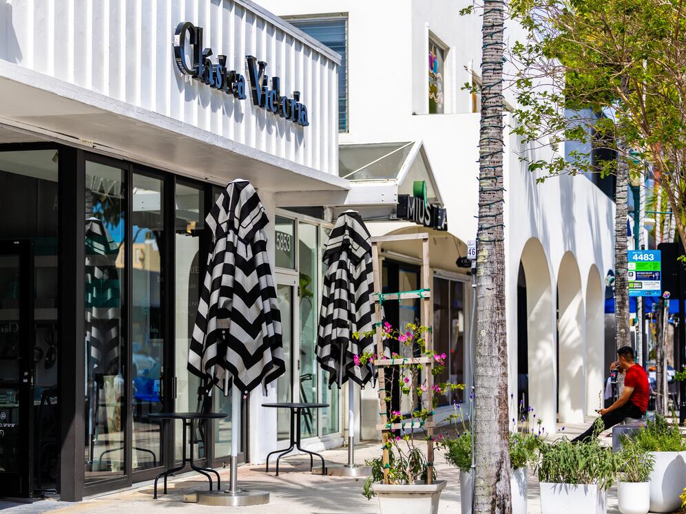 Convenient access to South Miami's renowned dining, retail, and entertainment